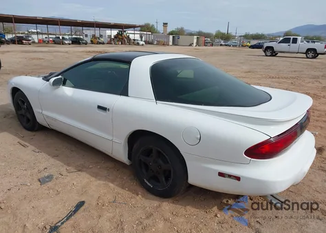 1997 Pontiac Firebird z USA, uszkodzony, nr VIN 2G2FS22K5V2222834